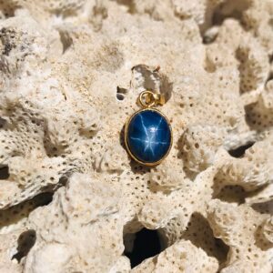Pendentif simple en or